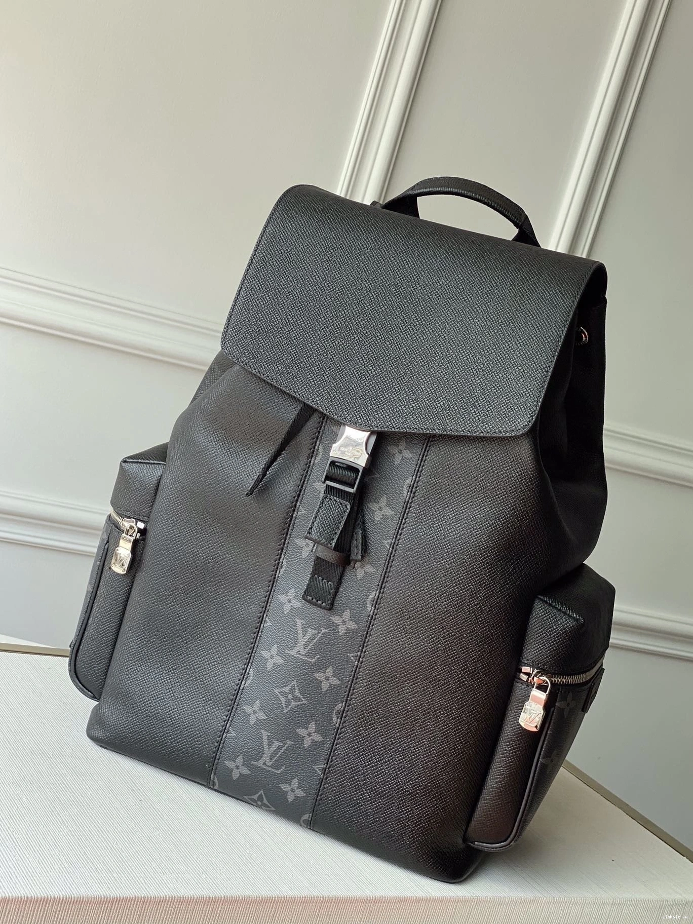 WIS VUITTON OUTDOOR BACKPACK LOUIS 1123